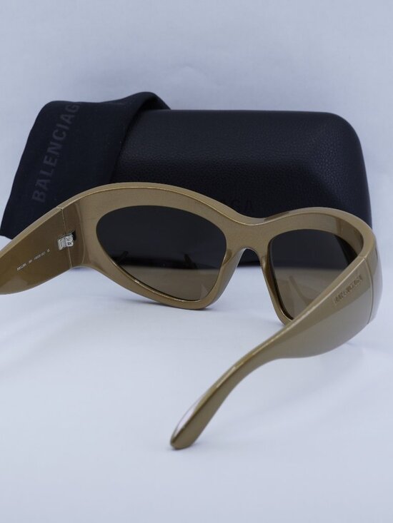Balenciaga BB0228S 004 Geometric Sunglasses - Gold / Gold Mirror main image 4